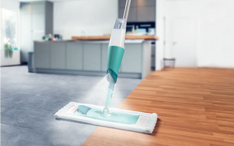 New: Comfort spray wiper for in between floor cleaning